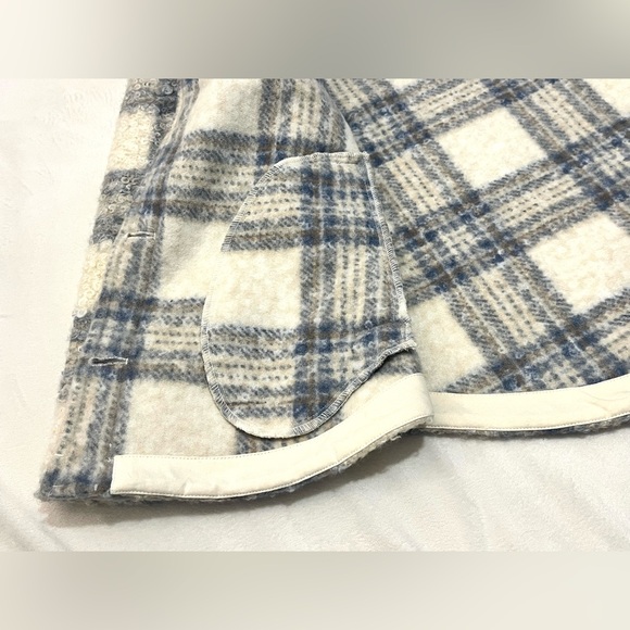 Roxy Originals Blue and Cream Plaid Button Up  Jacket w Sherpa Collar - Picture 8 of 16